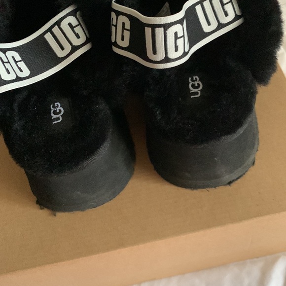 UGG Funkette Black Slingback Slip-On Platform Slippers - Picture 14 of 16